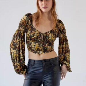 Urban Outfitters NWT Knit Floral Top